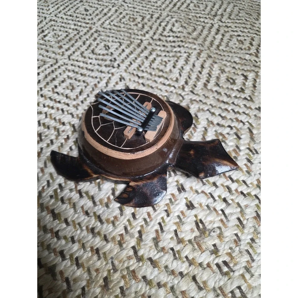 TURTLE-ShapedThumb Piano/Karimba/Mbira, made from coconut handpainted fair trade